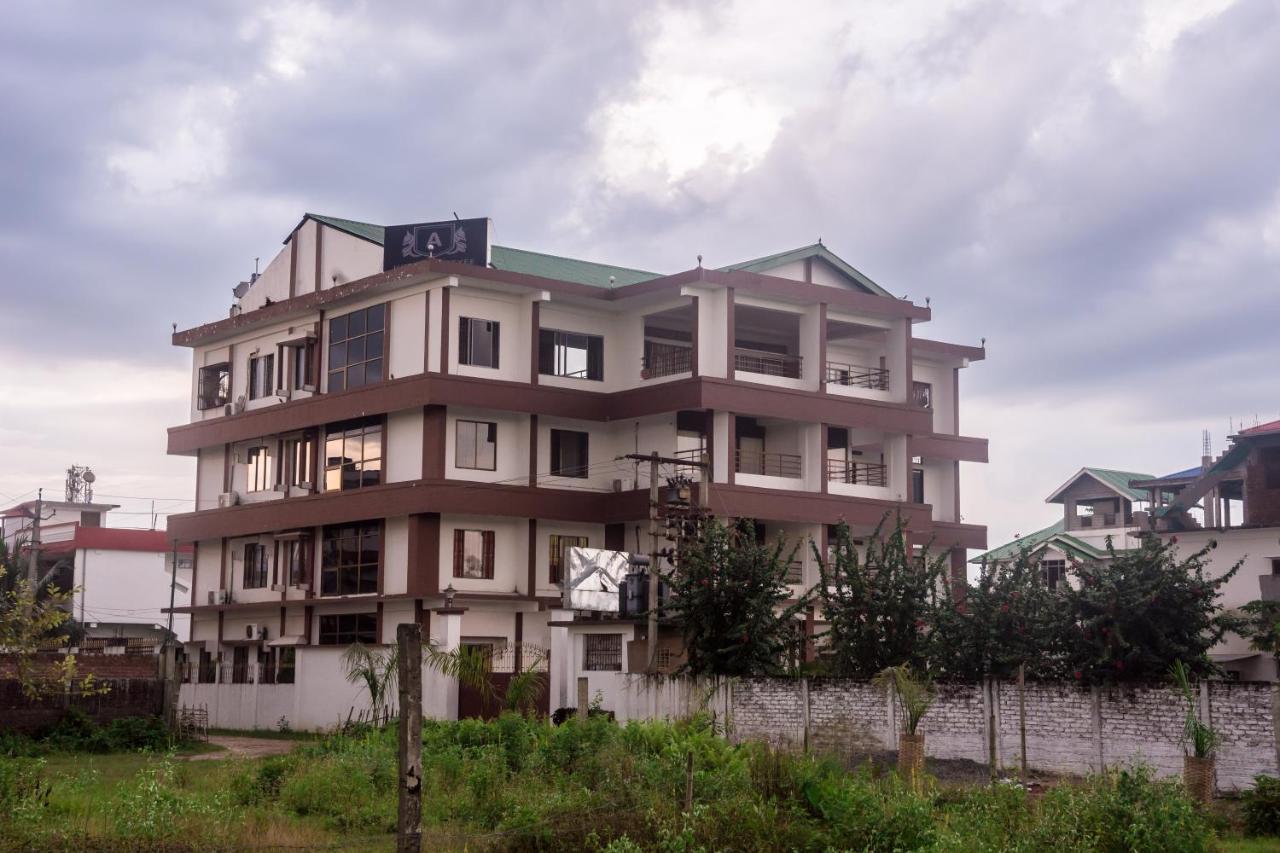 Hotel Aatreyee Дибругарх Экстерьер фото